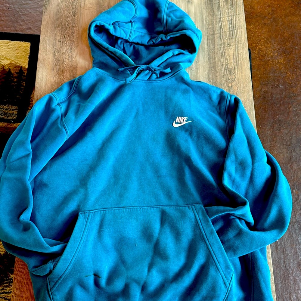 Nike Hoody
With 2 spots- spots have individual pictures.